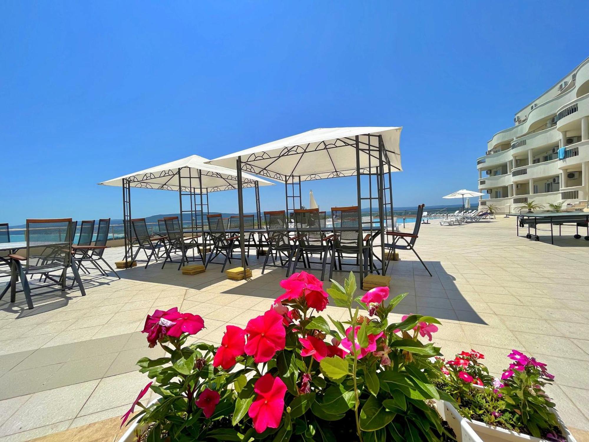 Апартаменти Сънбрийз - Sunbreeze Apartments بايالا المظهر الخارجي الصورة
