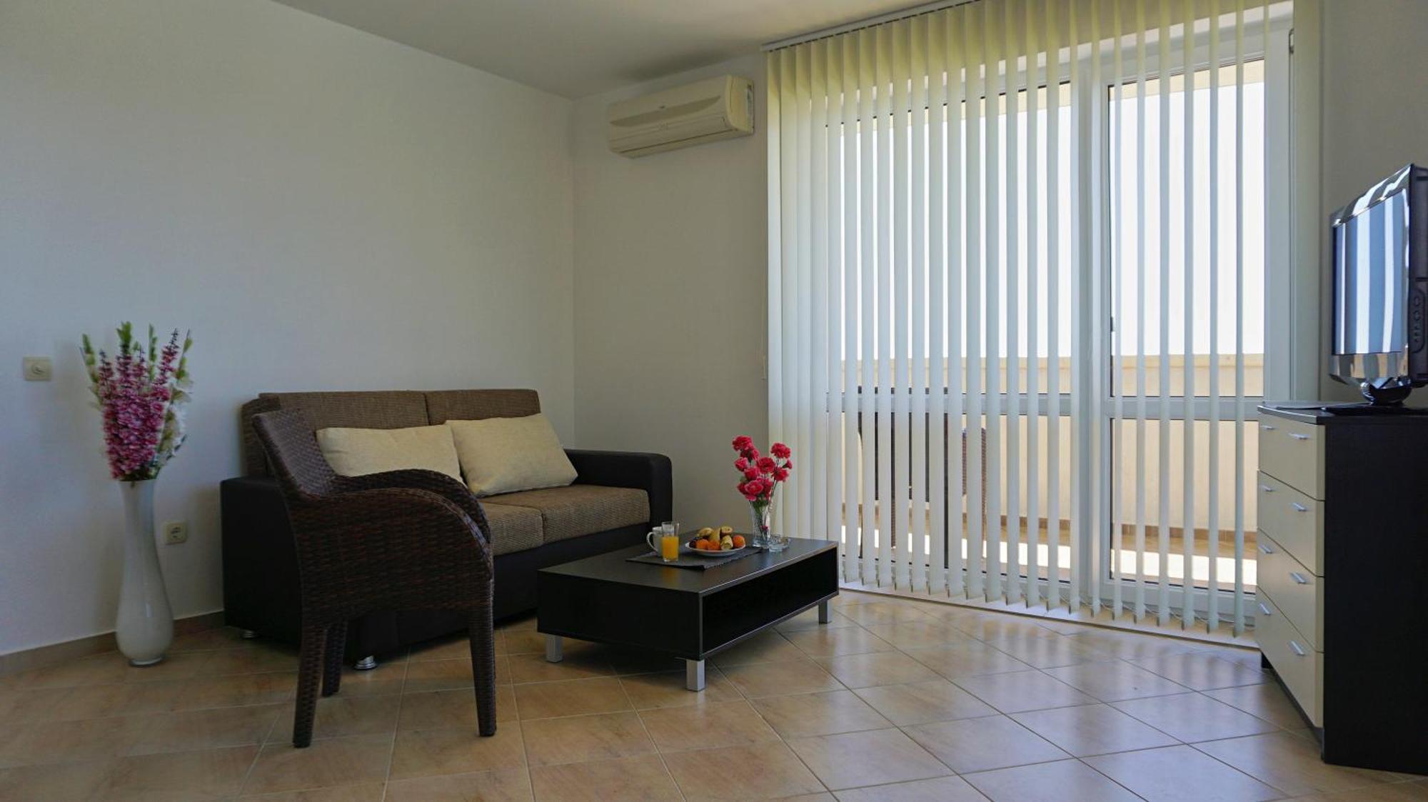 Апартаменти Сънбрийз - Sunbreeze Apartments بايالا المظهر الخارجي الصورة